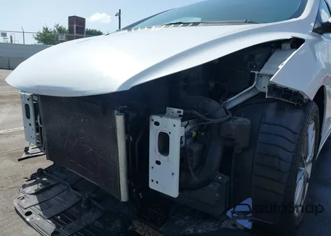 2015 Hyundai Elantra Se z USA, uszkodzony, nr VIN 5NPDH4AE9FH560557